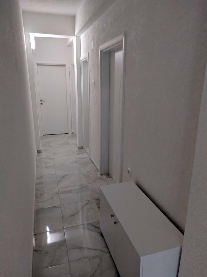 אוהריד Villa Ivanovi מראה חיצוני תמונה